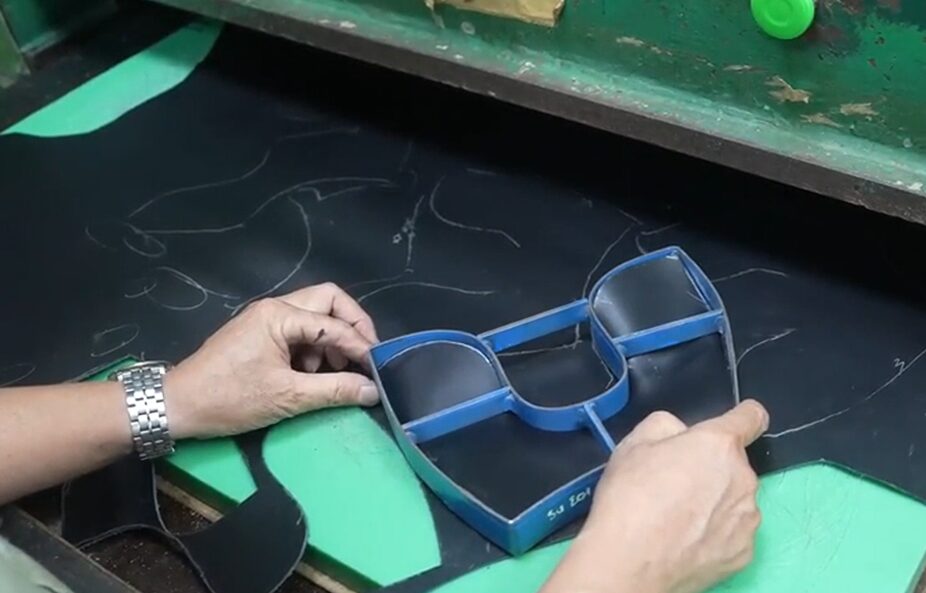 cutting bahan pabrik sepatu bandung